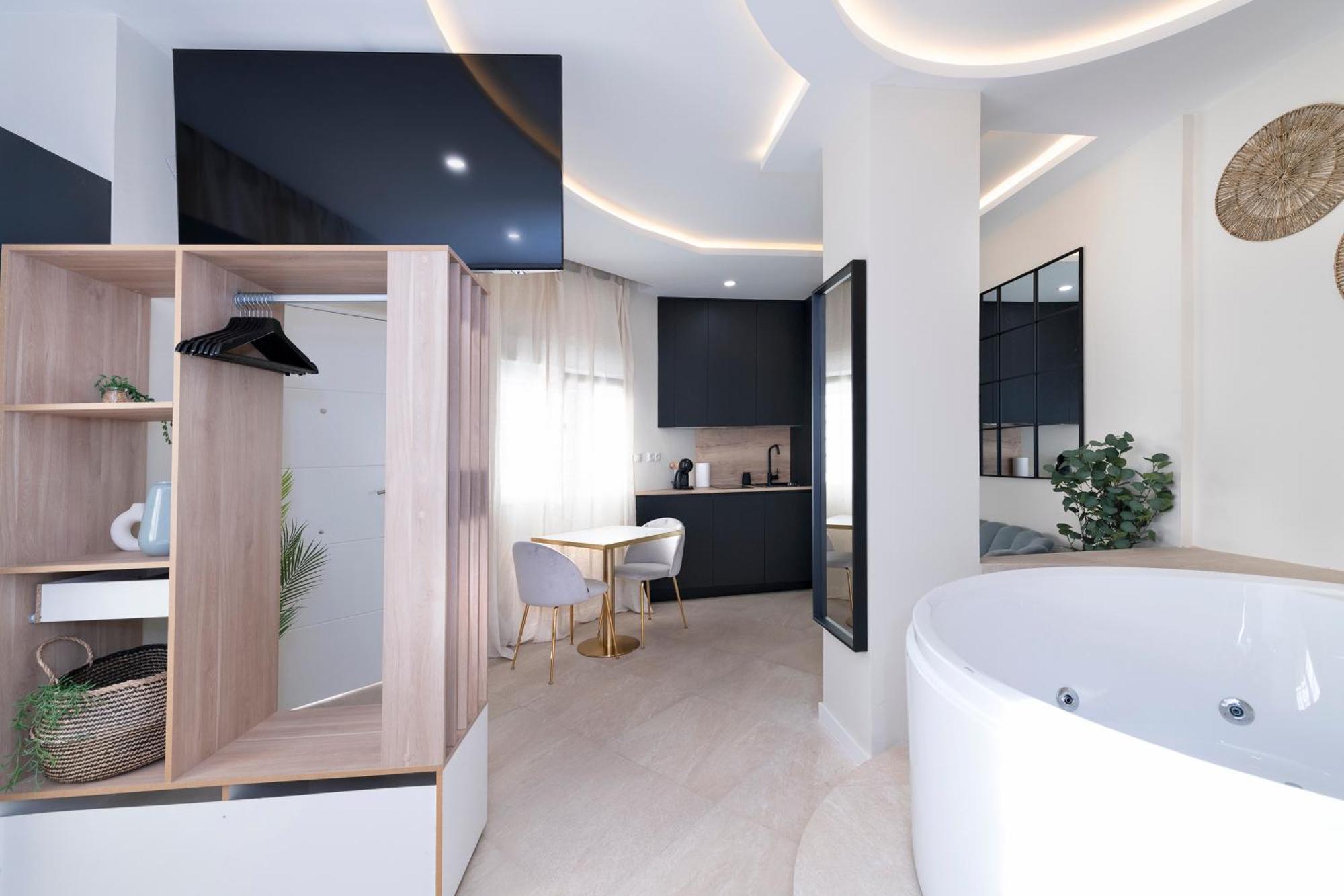 شقة Malaga Boutique V.V Luxury Jacuzzy المظهر الخارجي الصورة