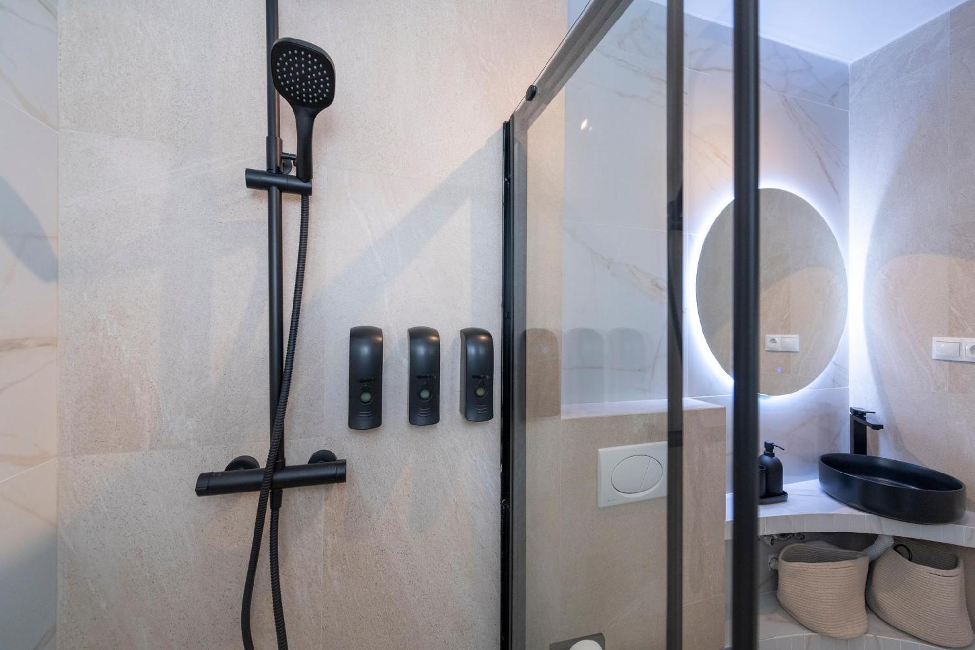 شقة Malaga Boutique V.V Luxury Jacuzzy المظهر الخارجي الصورة