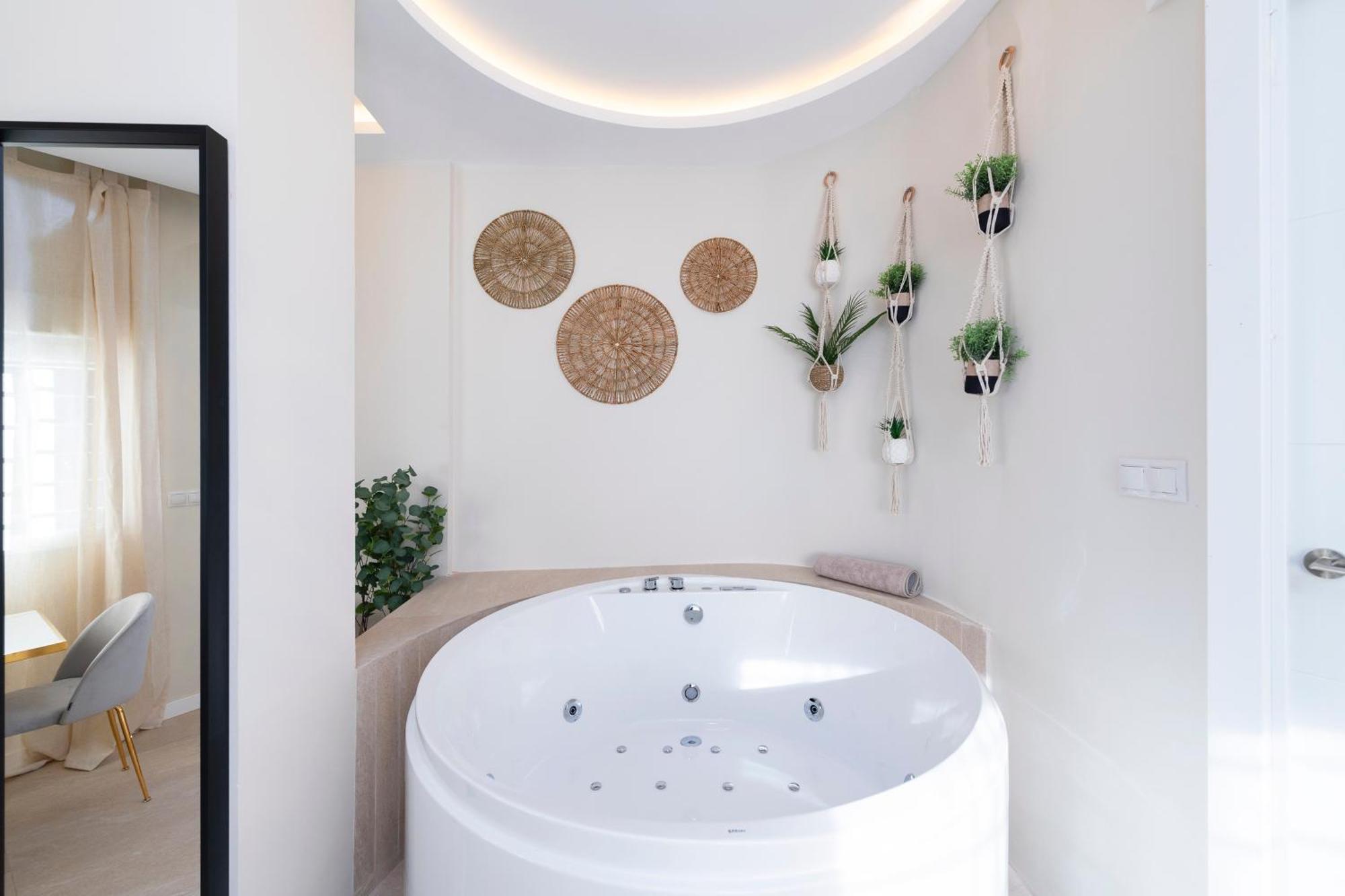 شقة Malaga Boutique V.V Luxury Jacuzzy المظهر الخارجي الصورة